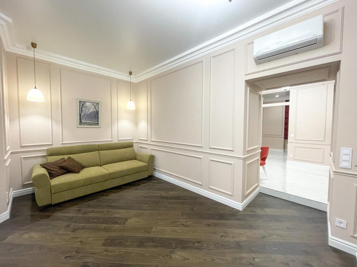 Apartment 39 Svobody Avenue Lviv Exterior photo